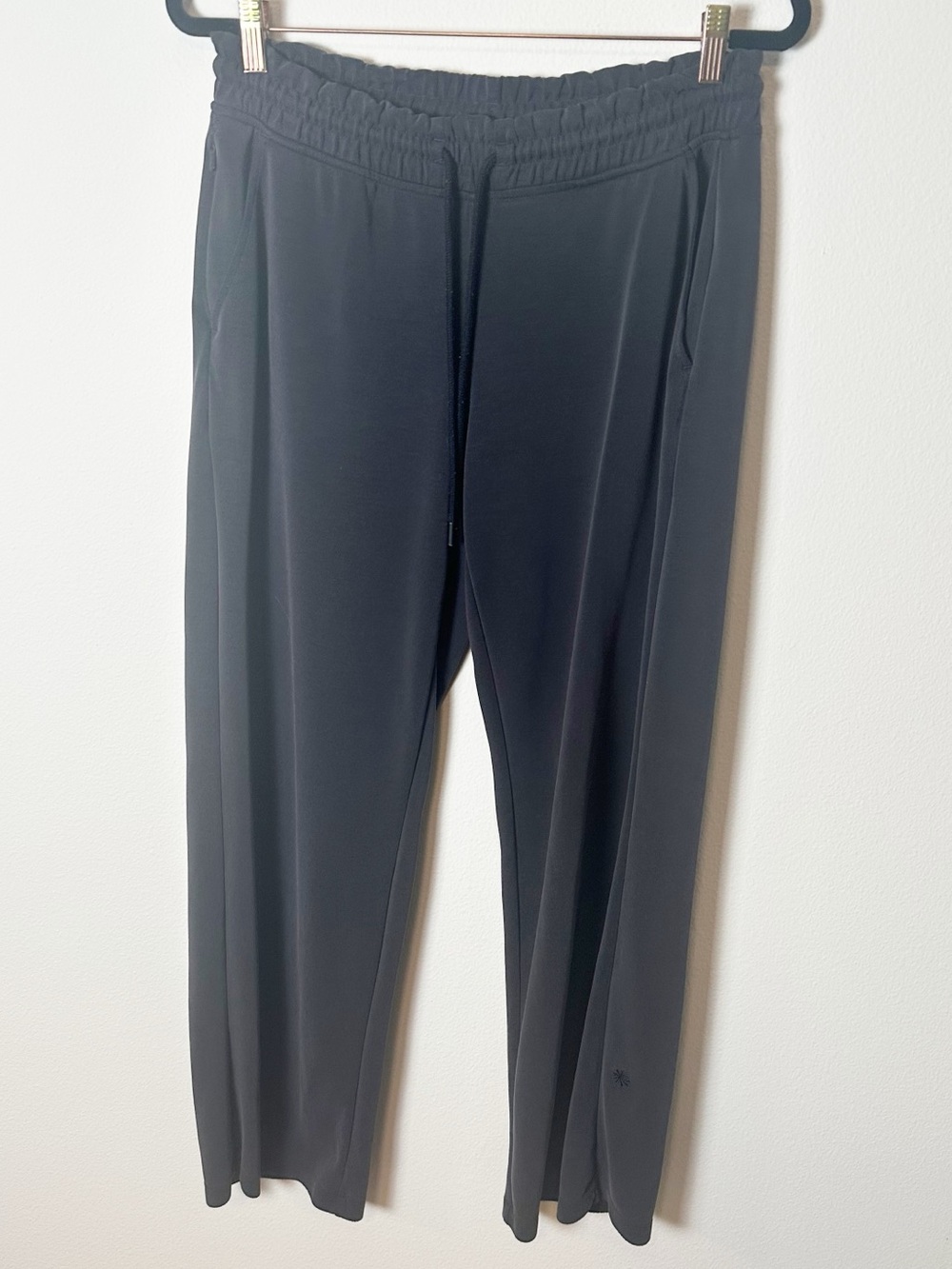 Athleta Seasoft Mid Rise Straight Leg Sweatpant Pant Washed Black Dark Grey M - Picture 3 of 10